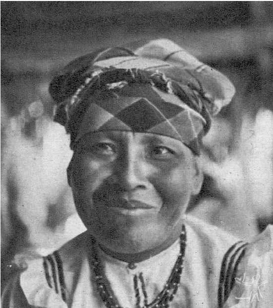 Índia Galibi usando o turbante tradicional das mulheres creoulas da Guiana e das Antilhas francesas. Foto: Major Thomaz Reis, 1936