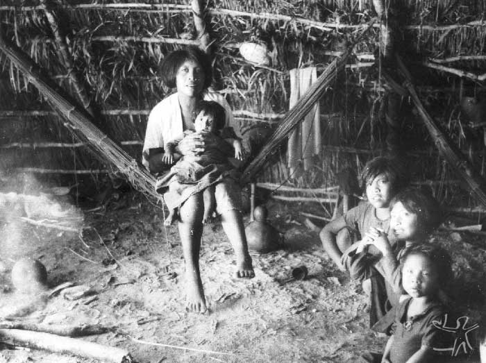 Família guarani kaiowa. Foto: acervo Museu do Índio, 1943.