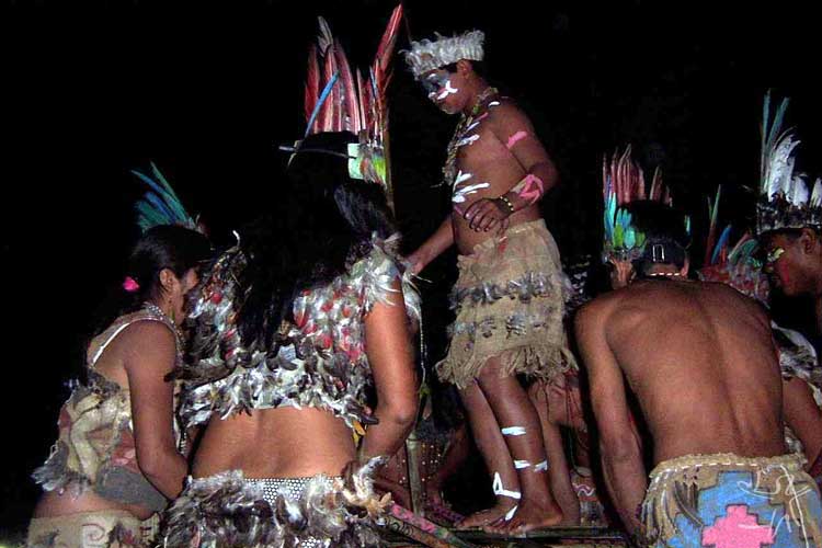 Dance of the Bate-Pau. Photo: José Luiz de Souza, 2004