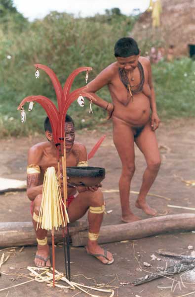 Festa do Hoeyateim na aldeia Sete de Setembro. Foto: Betty Mindlin, 1979.