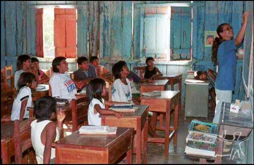 Escola Aldeia Lapetanha. Foto: Rogério Vargas Motta, 2000.