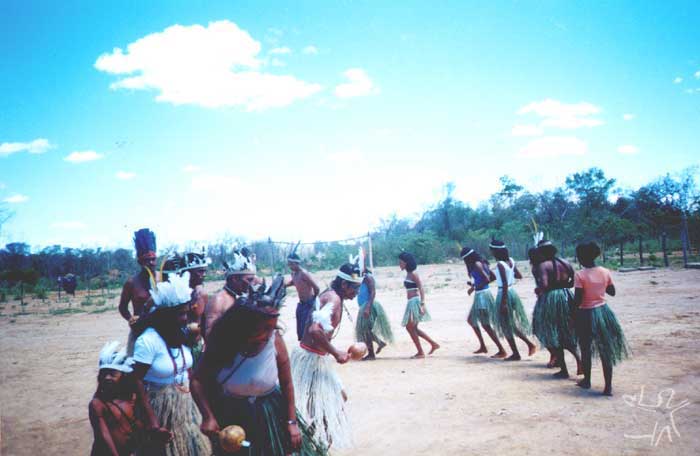 Dança do Toré. Foto: Padre Manuel Bonfim da Conceição, final da década de 1990.