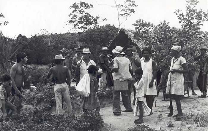 Demarcação da TI Potyguara, na Baía da Traição. Foto: Tiuré, 1981