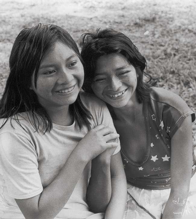 Moças Taurepang. Foto: Eliane Motta, 1984. 