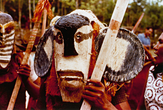 Índio Ticuna durante ritual, Belém do Solimões, Terra Indígena Évare I, Amazonas. Foto: Frei Arsênio Sampalmieri, 1979