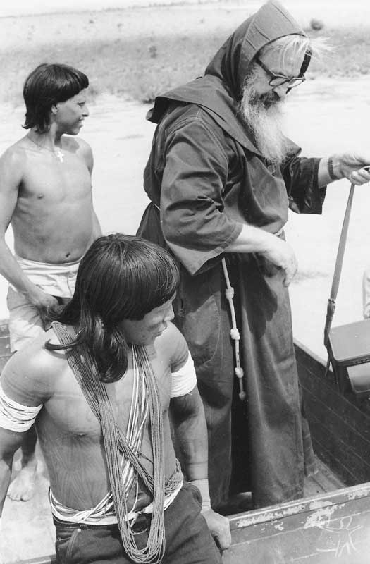 Frei Angélico na Missão Titiyó. Foto: Acervo ISA, 1969.