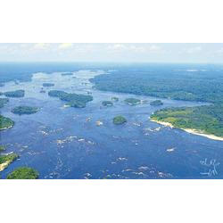 Rio Negro, logo abaixo de São Gabriel da Cachoeira. Foto: Beto Ricardo, 1996. noroeste_2