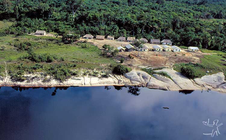 Comunidade Taoerera, Terra Indígena Médio Rio Negro II. Foto: Beto Ricardo, 1988.