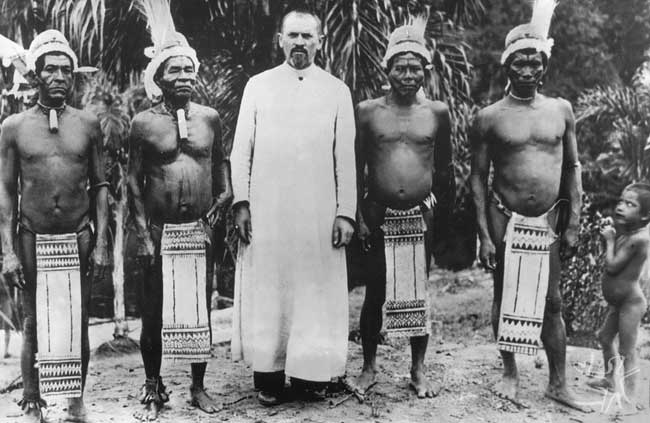 Padre José Domitrovich e chefes Tukano do Uaupés, 1934.