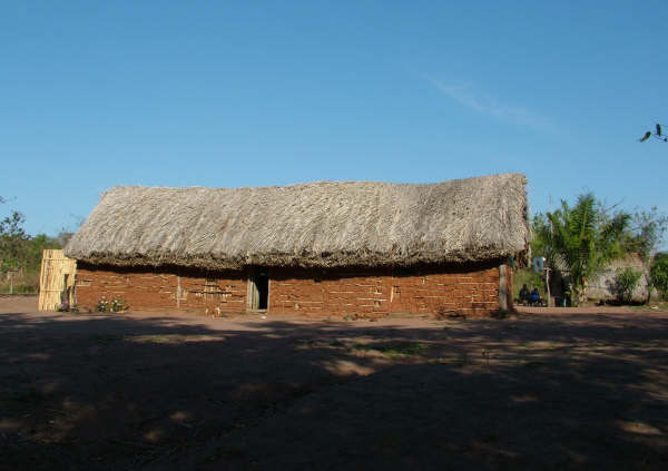 Casa tradicional Guató. Foto: Suki Ozaki, 2006