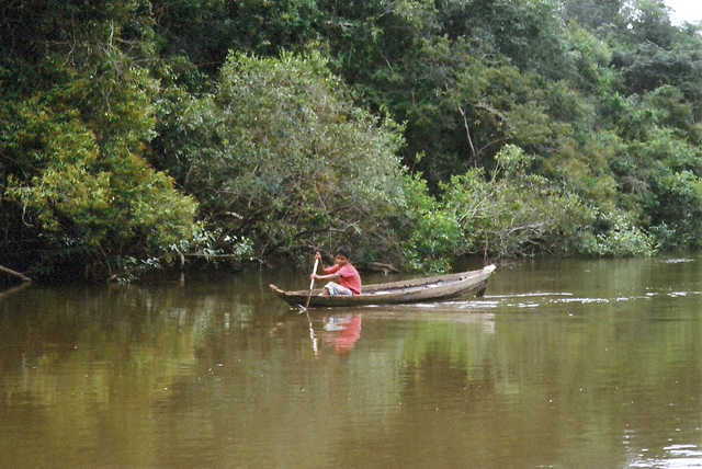 Garoto Apiaká, Rio dos Peixes, Terra Indígena Apiaká-Kaiabi, Juara, Mato Grosso. Foto: Giovana Acacia Tempesta, 2007