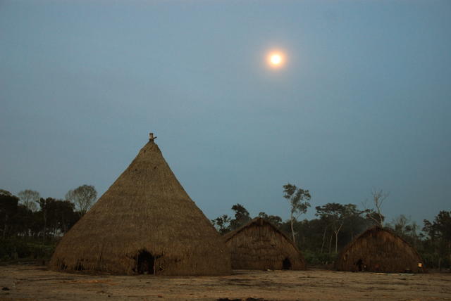 Aldeia Enawenê Nawê, Terra Indígena Enawenê Nawê, Mato Grosso. Foto: Vincent Carelli, 2009