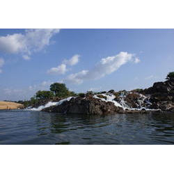 Região das Cachoeiras da Volta Grande do Rio Xingu, próximo ao Ramal 27, da CENEC. Após a construção das barragens da UHE Belo Monte esse local ficará com vazão reduzida, Vitória do Xingu, Pará. 2009 / Marcelo Salazar/ISA Região das Cachoeiras da Volta Grande do Rio Xingu, próximo ao Ramal 27, da CENEC. Após a construção das barragens da UHE Belo Monte esse local ficará com vazão reduzida, Vitória do Xingu, Pará. 2009 / Marcelo Salazar/ISA