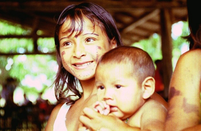 Crianças kaxuyana. Foto: Luis Donisete Benzi Grupioni, 1996