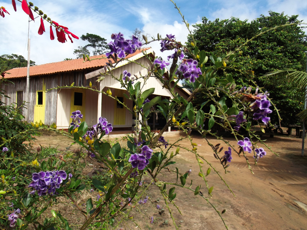 Residência na aldeia Aperoi Foto: Tarsila Menezes, 2014.