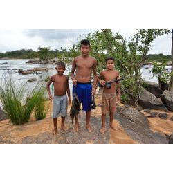 2015_10_16 Meninos Juruna pescando no rio Xingu_ aldeia M__ratu_ TI Paquicamba_ Autoria Hilton S_ Nascimento_lzn.jpg