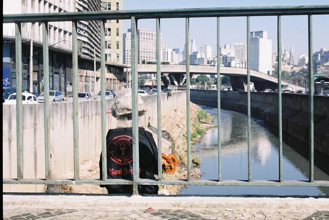 Crédito da foto: Luna Borges
local onde foi tirada: Rio Tamanduatéi, exatamente atrás do popular Mercadão Municipal de São Paul
