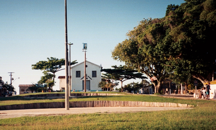 Mastro de São Sebastião na praça da vila de Olivença. Foto: Susana Viegas, 2005.