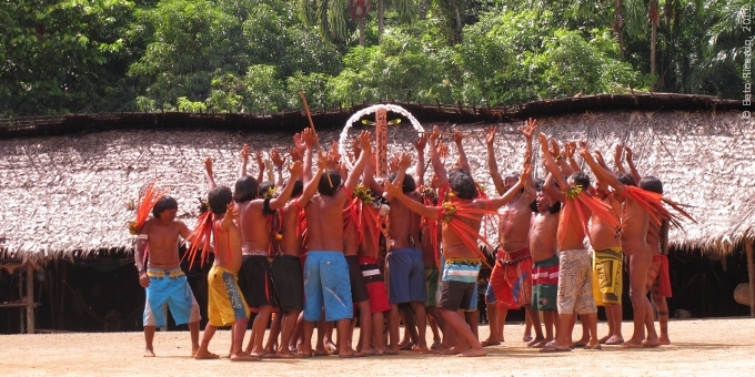 Encontro de Xamãs Yanomami. © Beto Ricardo, 2011.